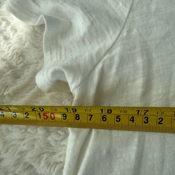 Chicos 2 Size Large The Ultimate Tee White Shirt Sleeve E32 - Picture 3 of 5